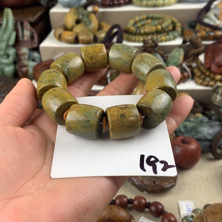 岫岩河磨玉（透闪石质玉）未镶嵌珠宝奇石