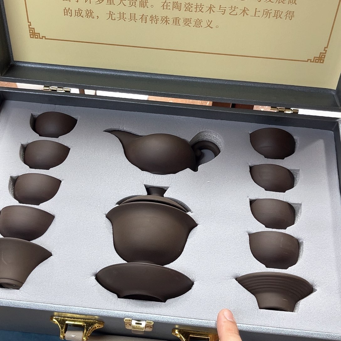 孤品茶具套装等。            