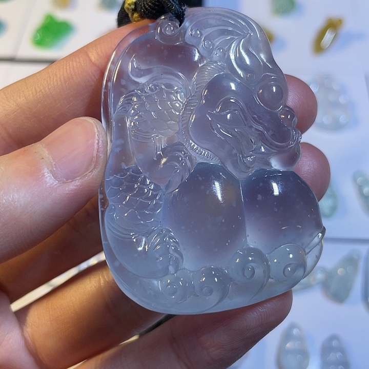 定制翡翠未镶嵌挂件
