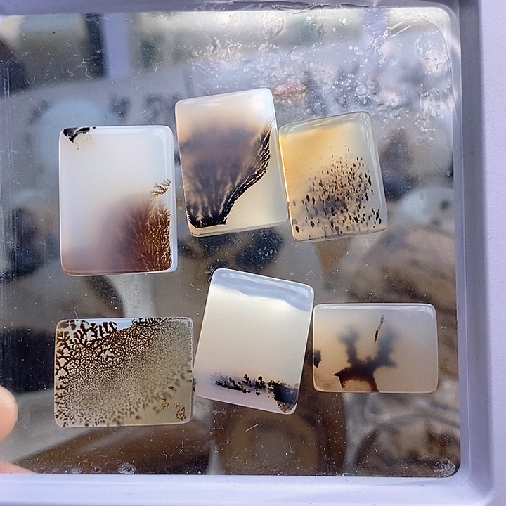 玛瑙/玉髓颈饰未镶嵌