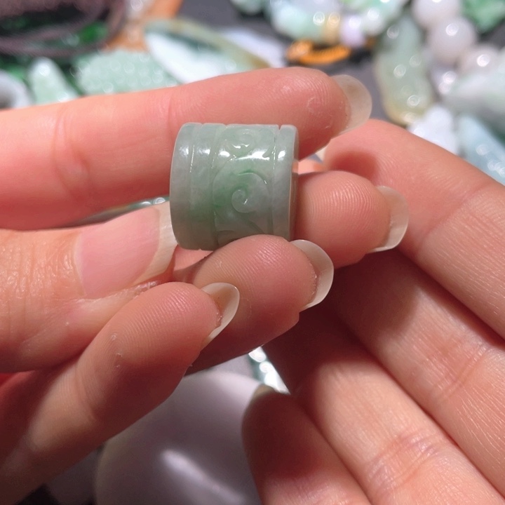 【闪购商品】翡翠颈饰未镶嵌用****9天然翡翠