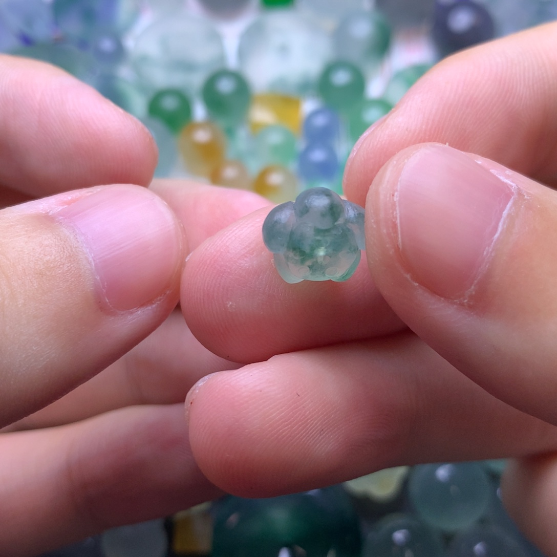 定制翡翠未镶嵌挂件