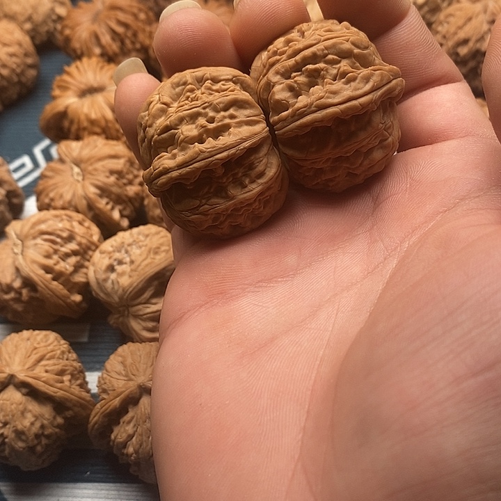 文玩核桃吊坠球白