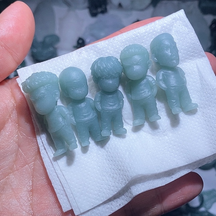 定制翡翠未镶嵌刘*刀毛