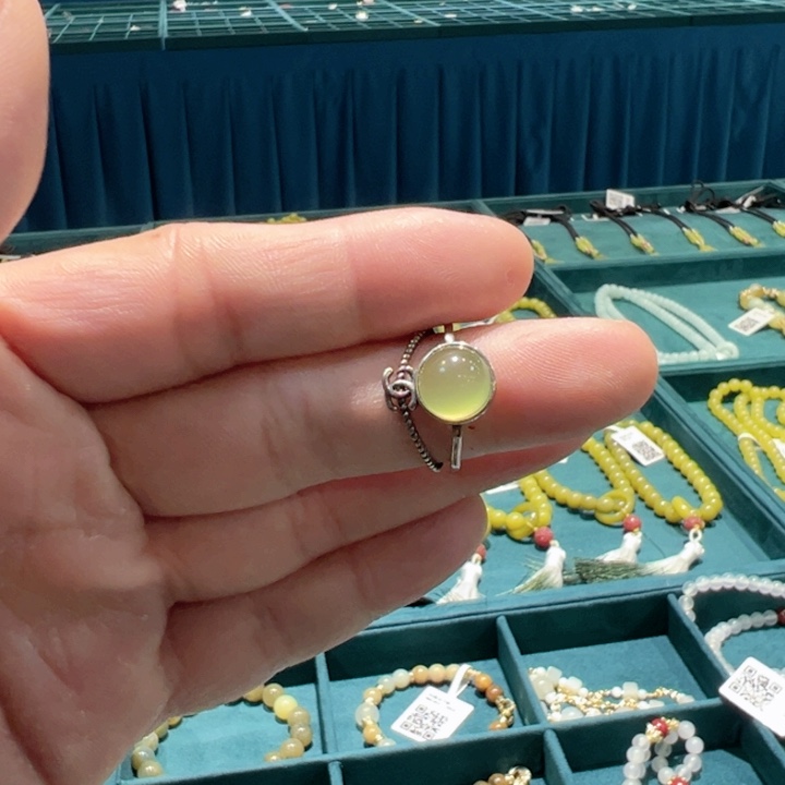 未镶嵌蛇纹石玉手链