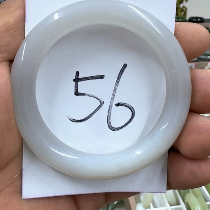 和田玉手镯未镶嵌戴**儿