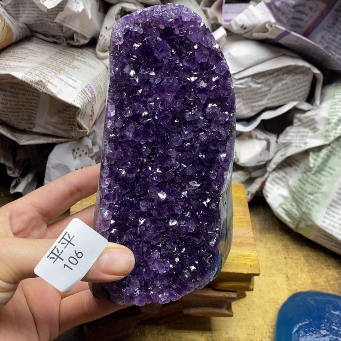 紫晶乌拉圭未镶嵌