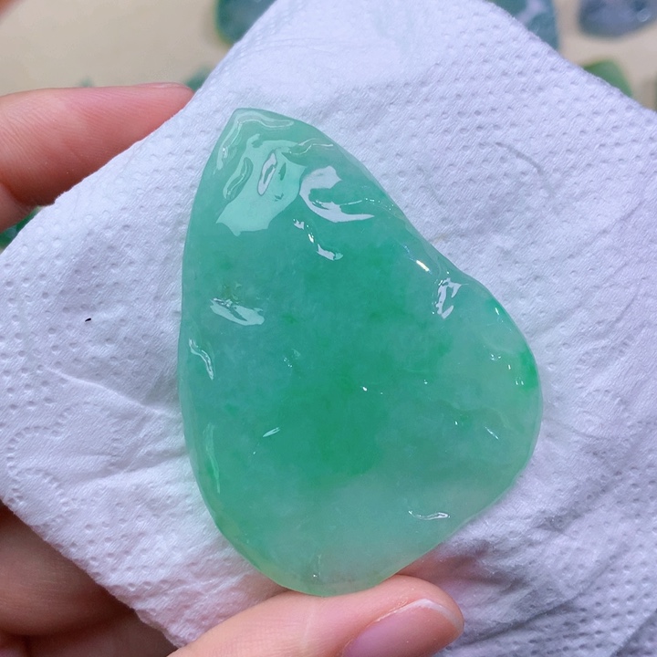 翡翠未镶嵌吊坠(不含链) 2702