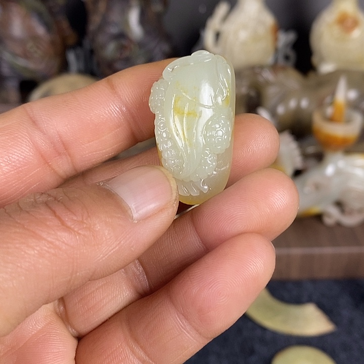 和田玉（糖玉）未镶嵌挂件