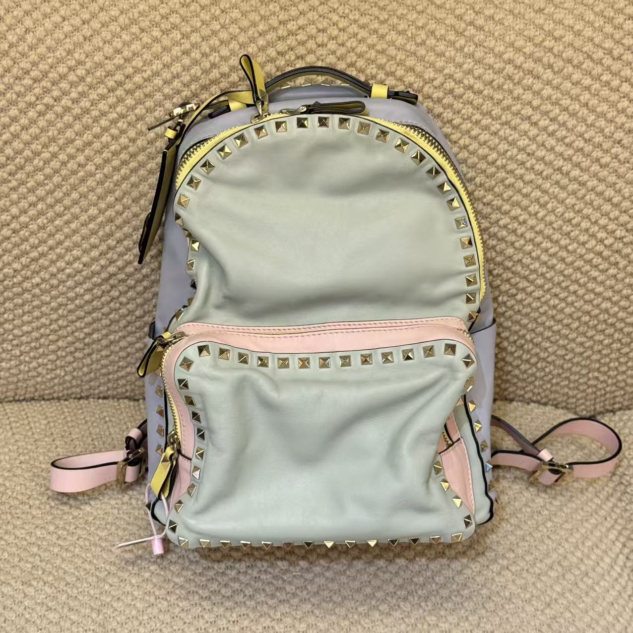 95新 Valentino/华伦天奴 百搭时尚双肩包