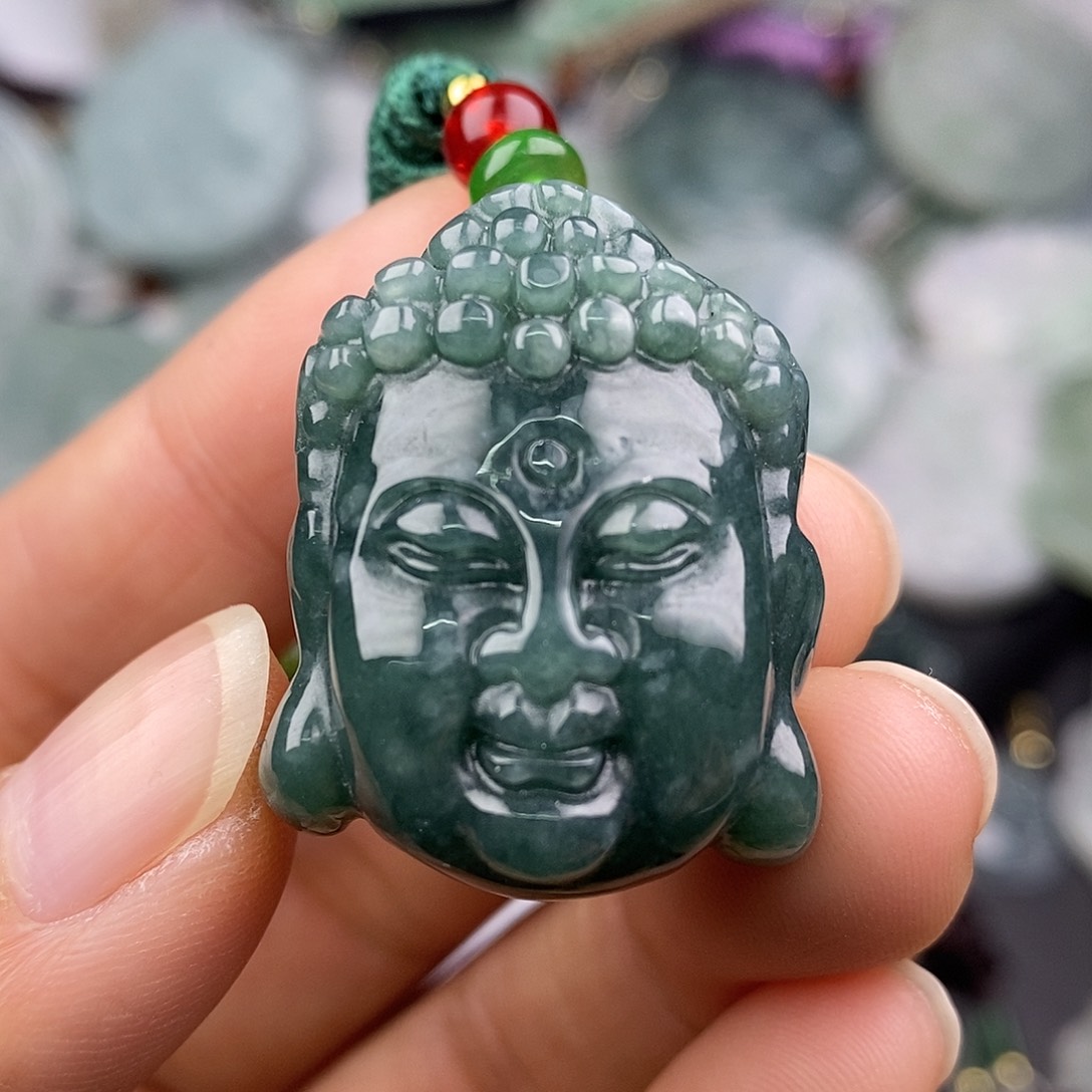 翡翠挂件未镶嵌翡翠