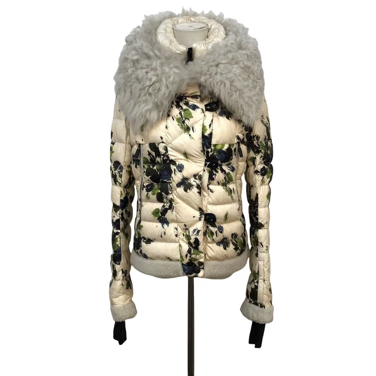 95新 MONCLER 蒙口联名秀款花卉翻领羽绒服外套/bwh0108