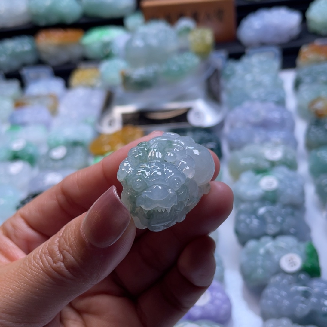 翡翠颈饰未镶嵌貔貅