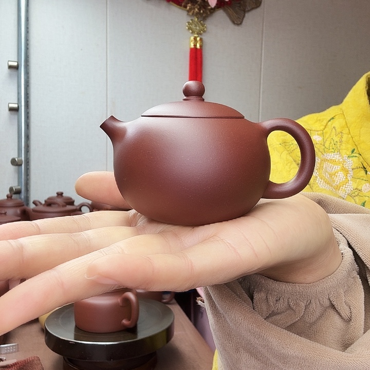真***。茶壶紫砂西施半手微瑕95毫升，底槽清60目