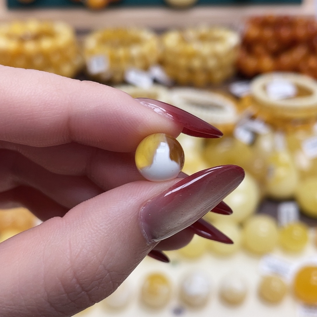 蜜蜡未镶嵌珠宝奇石9.8mm金瓷白妖花圆珠 瑕