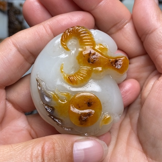 和田玉颈饰未镶嵌力*