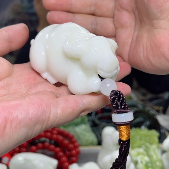 蛇纹石玉手把件未镶嵌