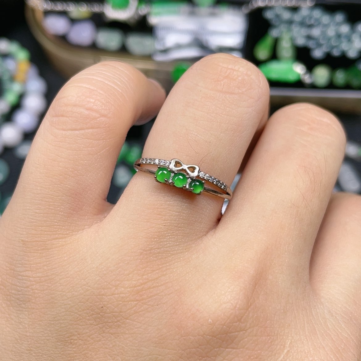 【闪购商品】颈饰未镶嵌翡翠戒指