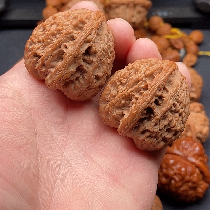 文玩核桃把件野生