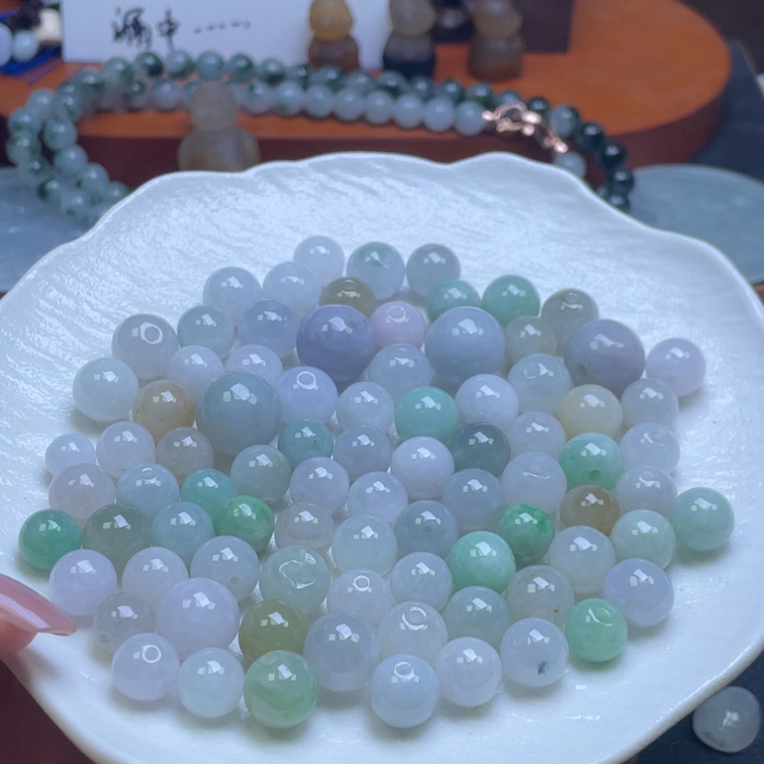 颈饰未镶嵌翡翠翡翠有瑕疵有纹有裂