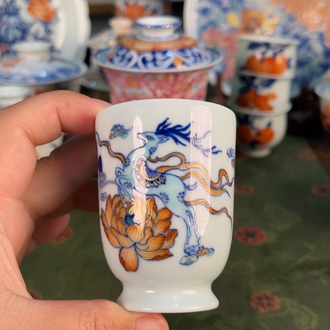 斗彩九色鹿闻香杯