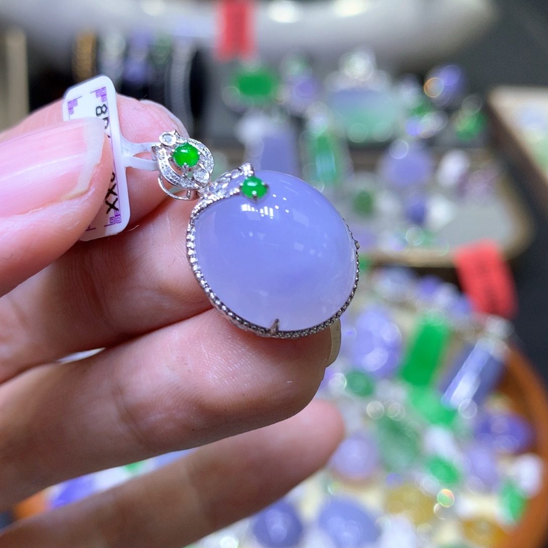 【闪购商品】翡翠颈饰18K金镶嵌翡翠吊坠项链