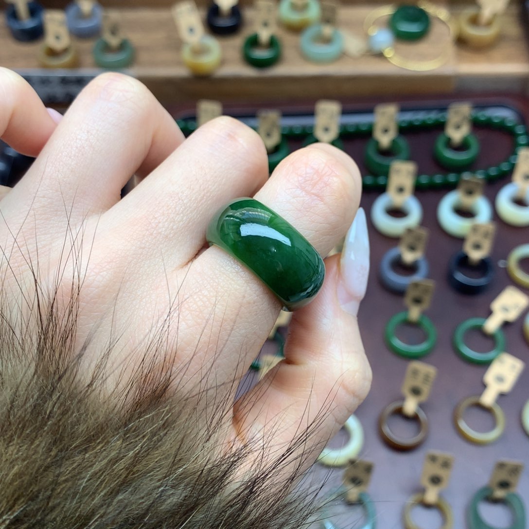 和田玉戒指未镶嵌