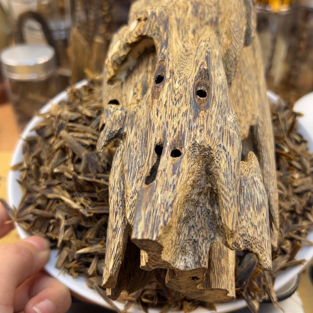 藏***龙沉香沉香碎屑棋楠沉香乌身圆叶熏香老块料180克