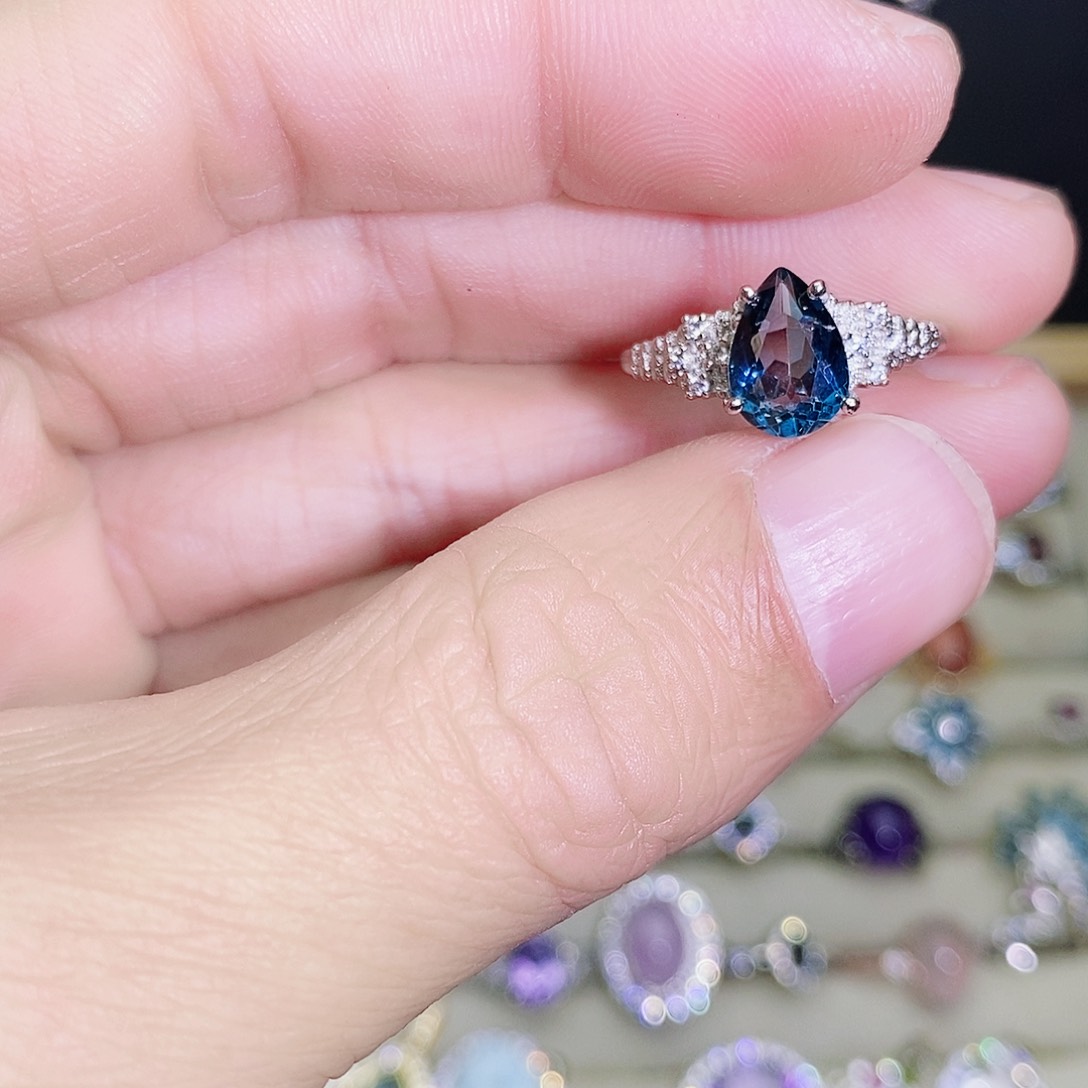 未镶嵌戒指托帕石