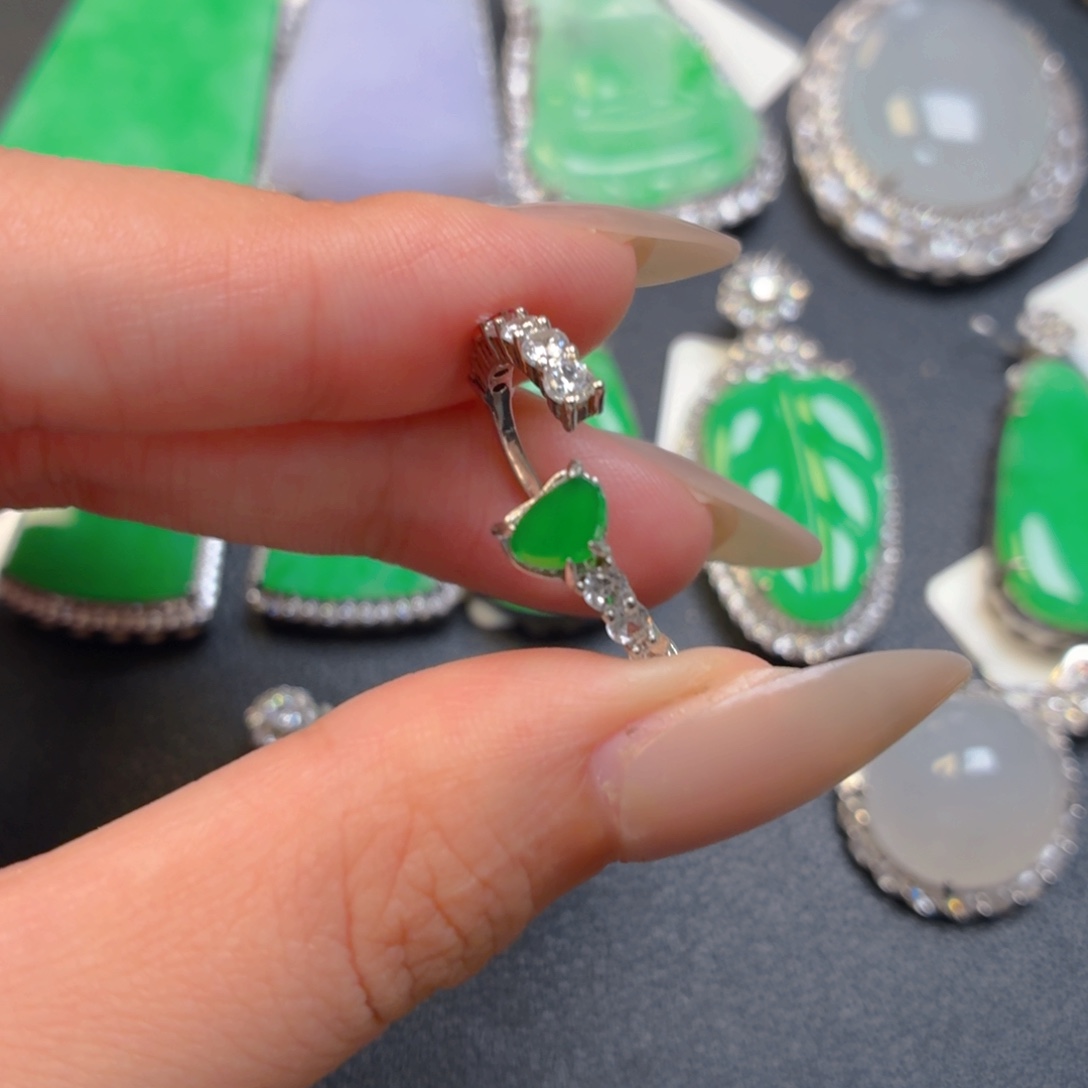 翡翠银S925镶嵌颈饰