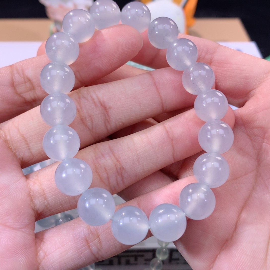 翡翠手链未镶嵌经****梅翡翠