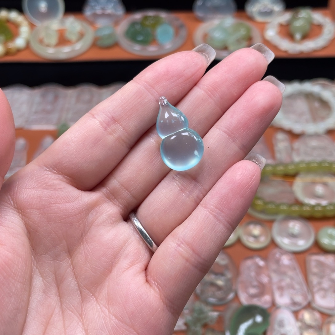 o***o蛇纹石玉未镶嵌颈饰