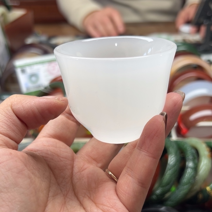 石英岩玉未镶嵌手镯