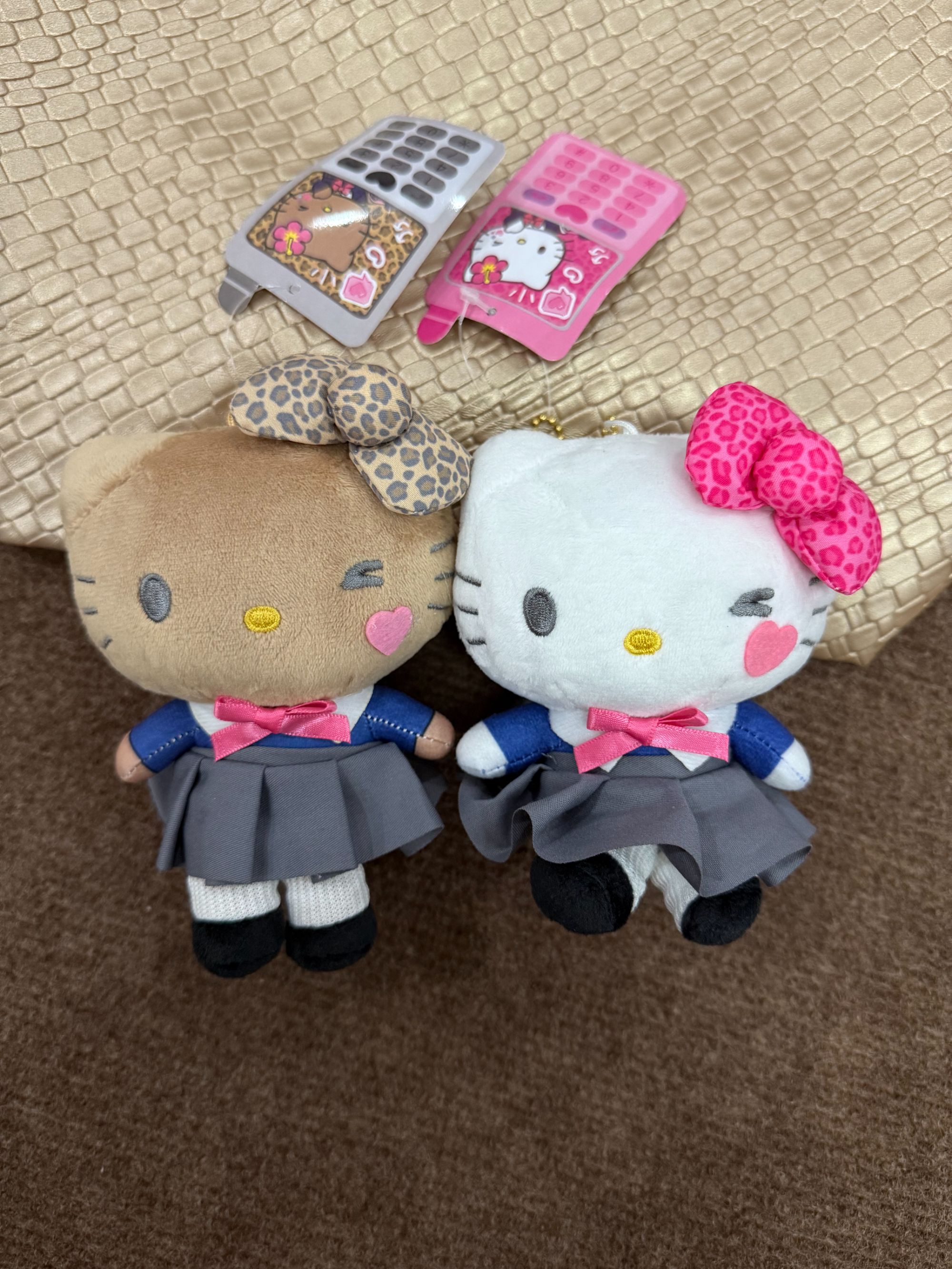 闪闪高校平成制服百褶裙helloKitty包包挂件毛绒挂饰kitty挂件