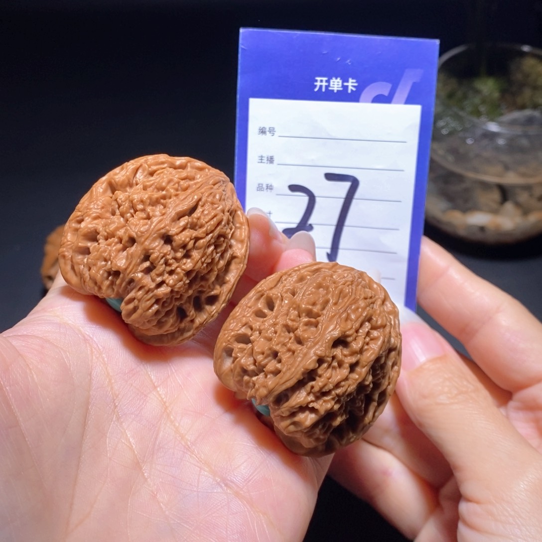 文玩核桃把件高炮南疆石头41左右无运费险偏远不包邮