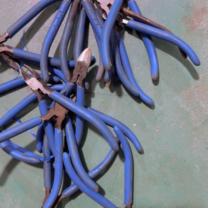 蓝色把日本斜口钳2个