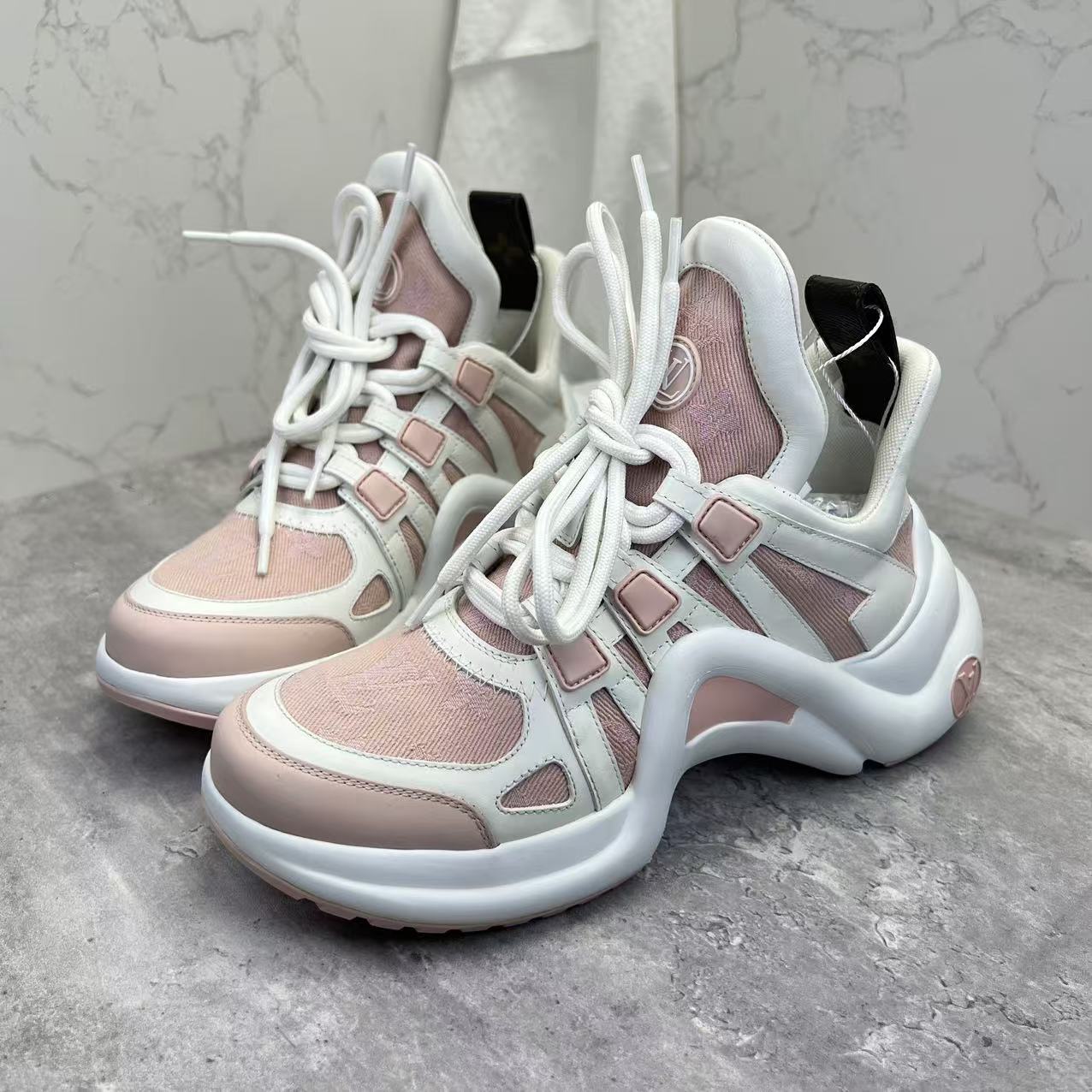 99新 LouisVuitton/路易威登 35.5码/粉色女款运动潮流厚底老爹鞋