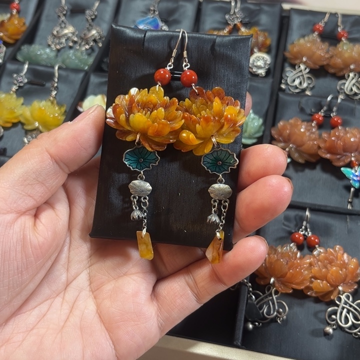 蛇纹石玉耳饰未镶嵌