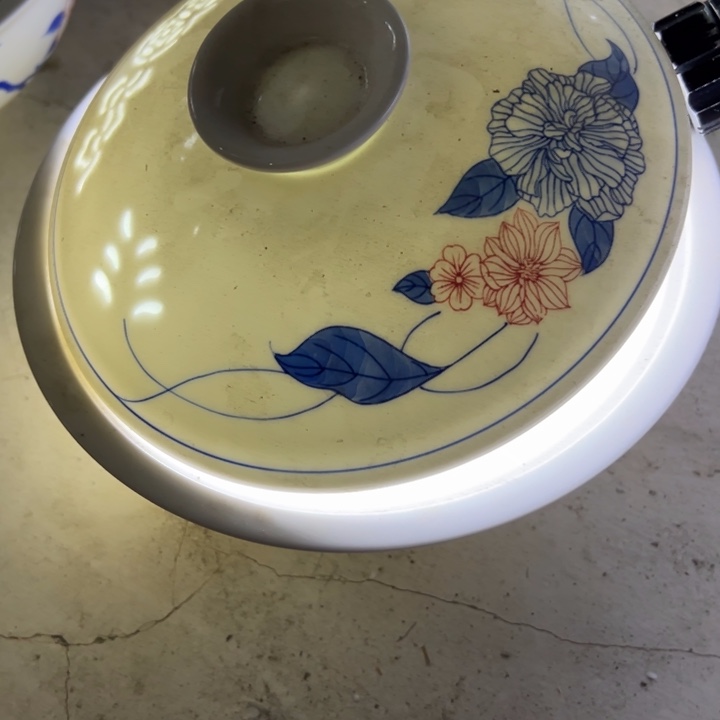 八寸手绘微瑕品锅