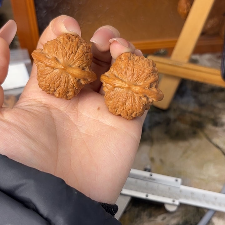 驰***下把件文玩核桃血麒麟