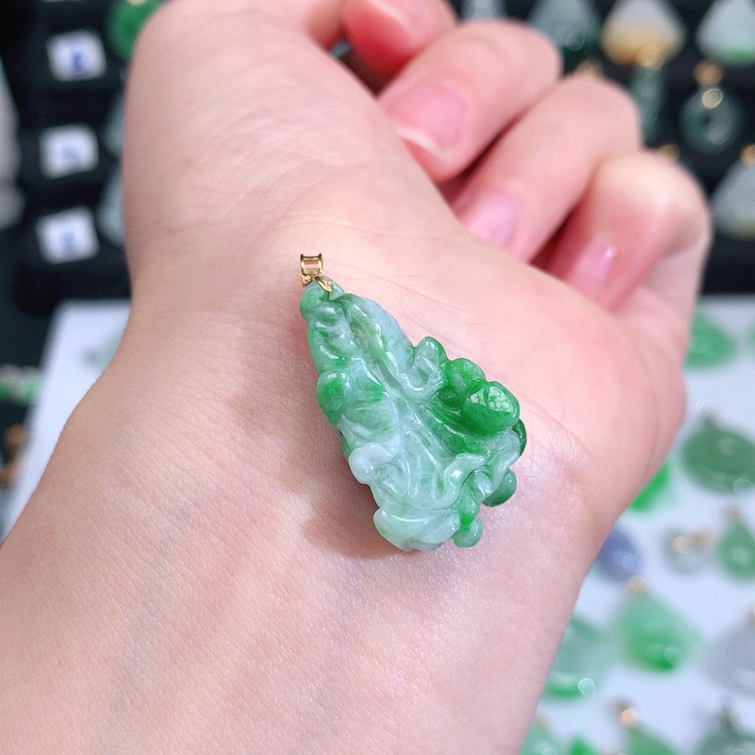 翡翠未镶嵌颈饰翡翠