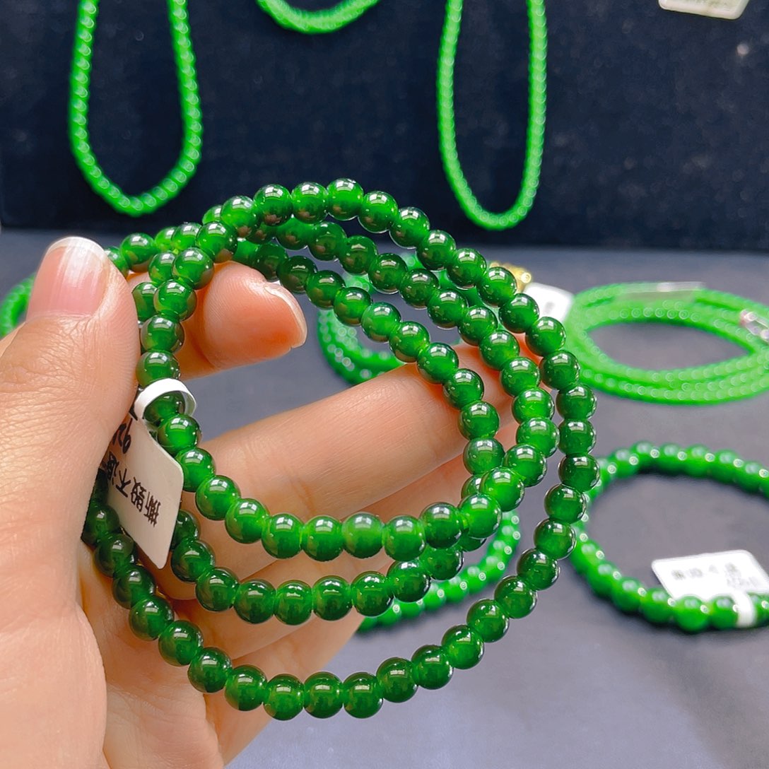 翡翠未镶嵌颈饰卡6