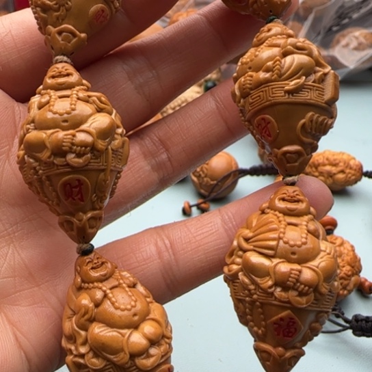 橄榄核手串雕刻工艺