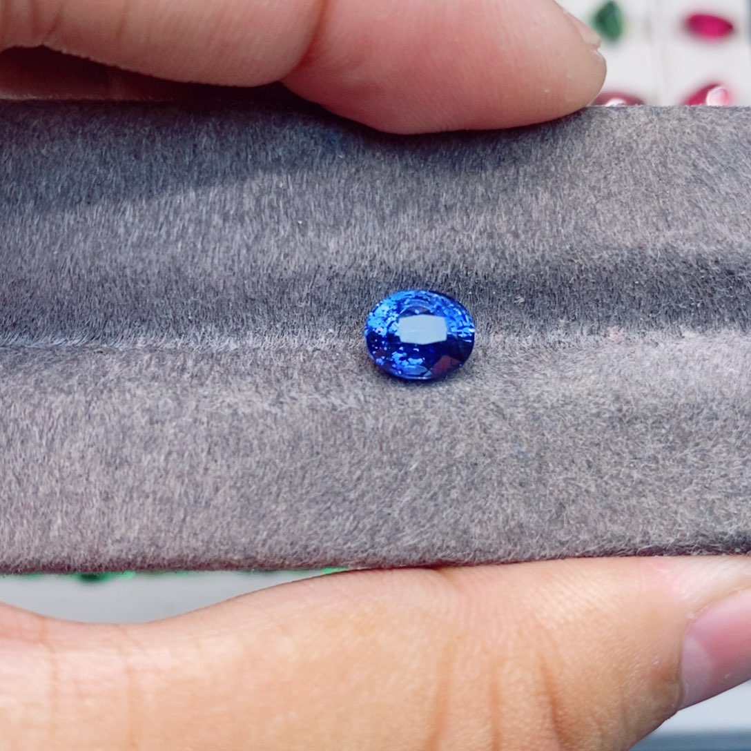 蓝宝石裸石未镶嵌蓝宝石2.24克拉