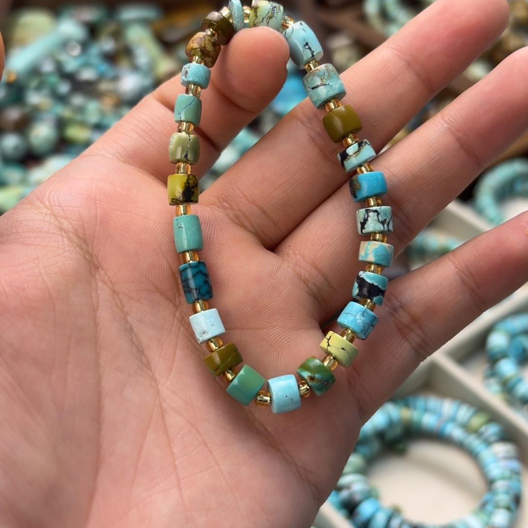 绿松石未镶嵌珠宝奇石