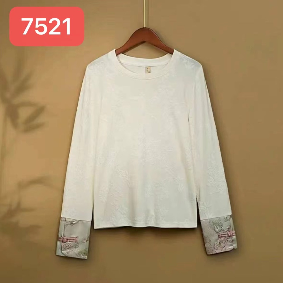 7521-35新款舒适时尚小衫