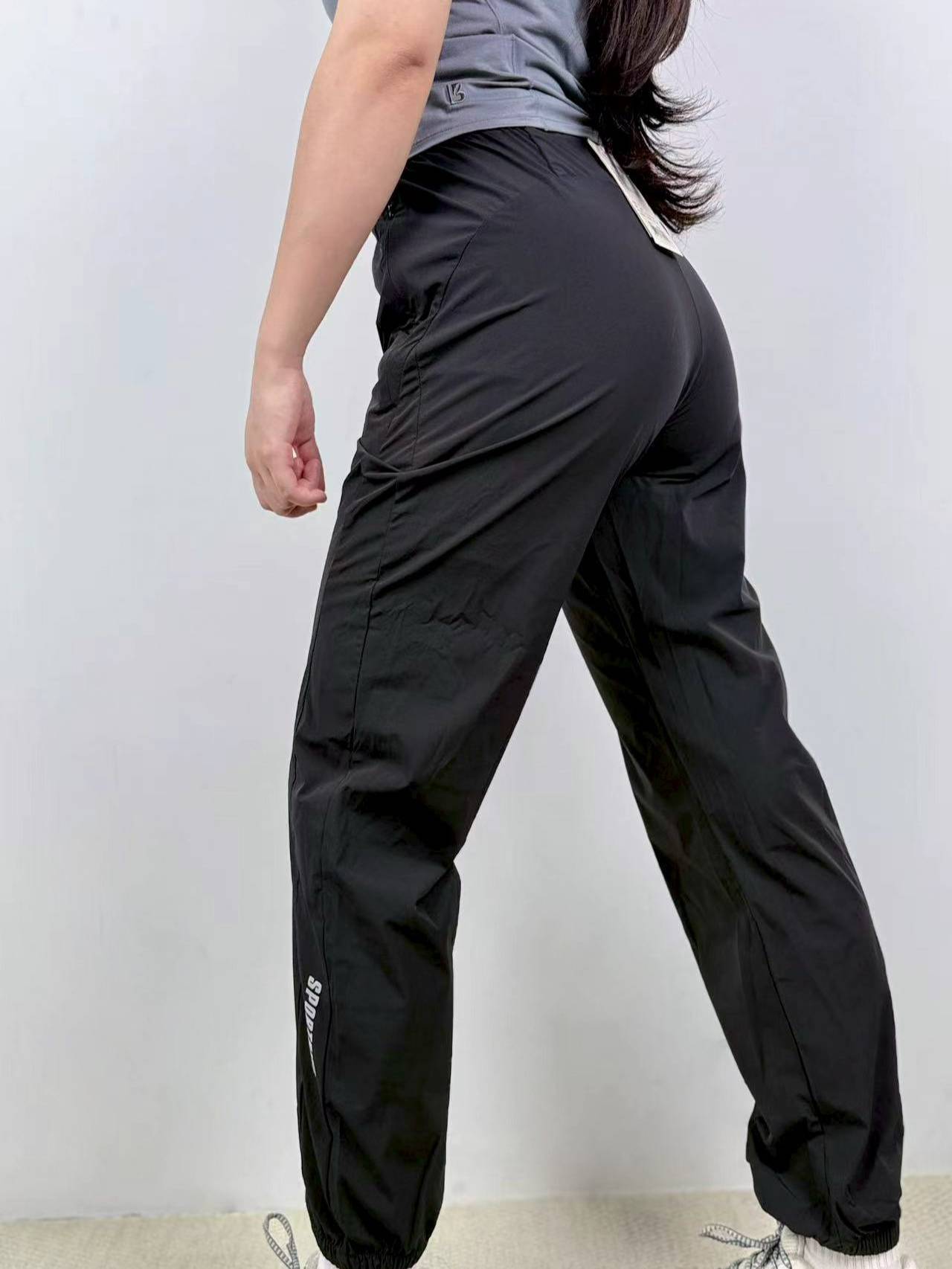 SW~左腿字母束口裤休闲运动健身撸铁百搭长裤S4SS6049款（36D下）