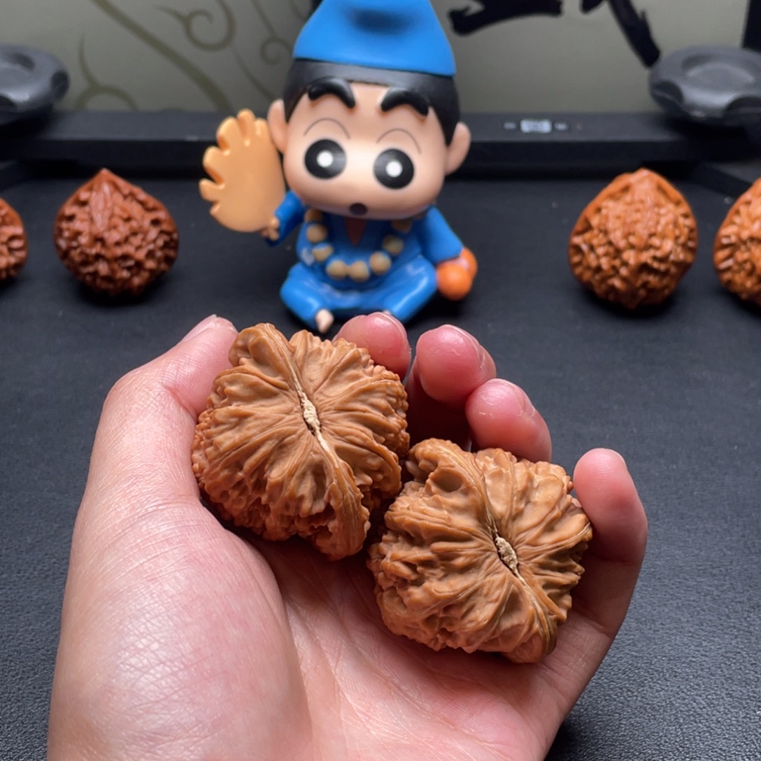 唐***哥文玩核桃把件全品三角白