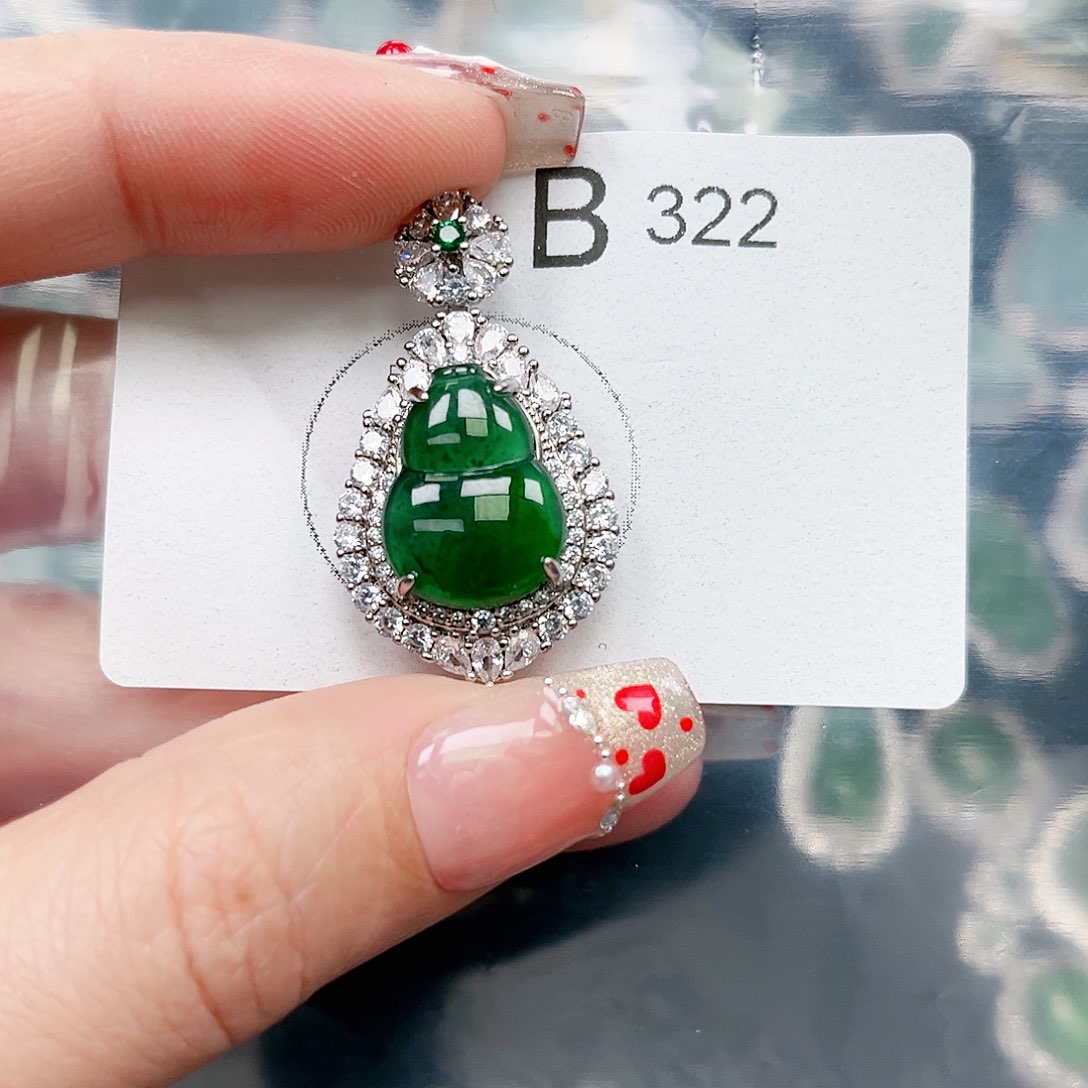 翡翠颈饰未镶嵌翡翠322