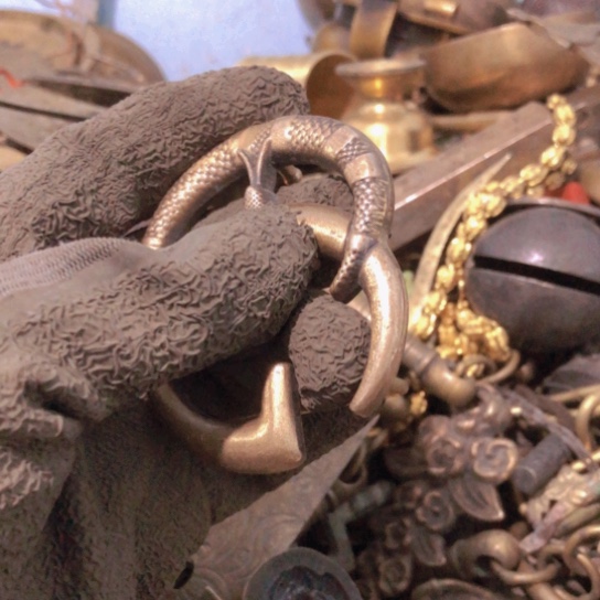 豅***飝闪电购铜摆件工艺品